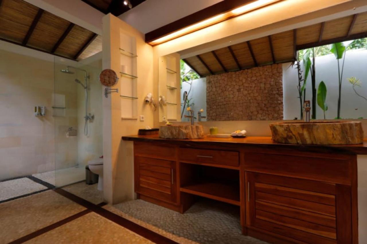 Villa Saraswati Lovina Екстериор снимка