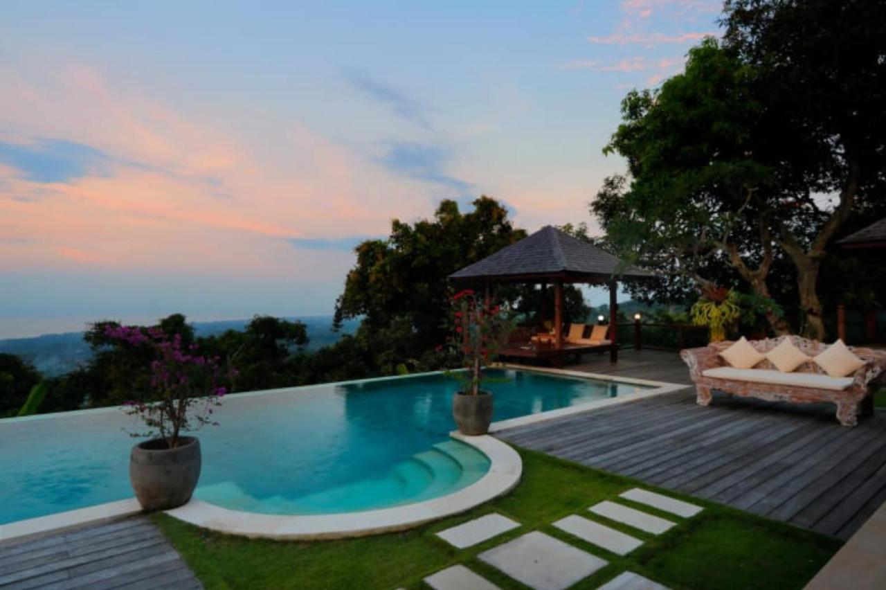 Villa Saraswati Lovina Екстериор снимка