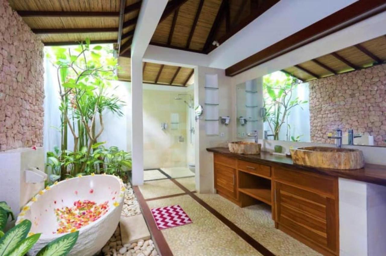 Villa Saraswati Lovina Екстериор снимка